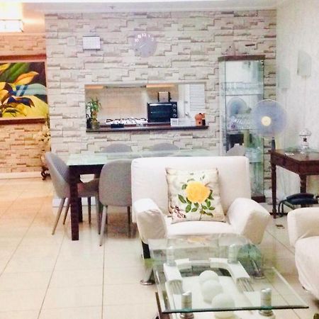67 Sqm. Condo Unit In Robinson Place Residences Manila Exterior foto