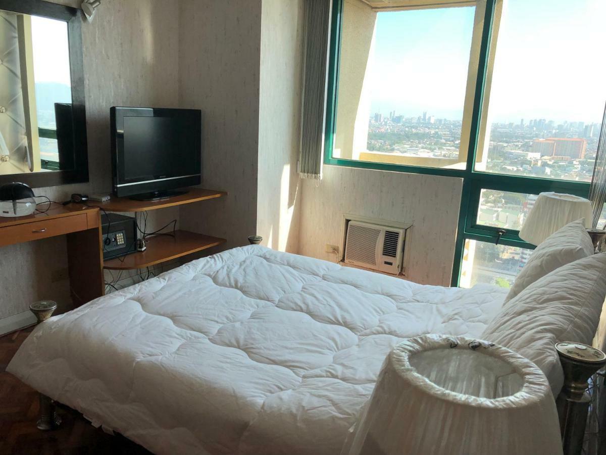 67 Sqm. Condo Unit In Robinson Place Residences Manila Exterior foto